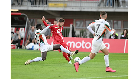 Monza-Venezia 2-2, un punto a testa nello scontro salvezza