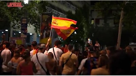 La Spagna vince Euro 2024 e a Barcellona scoppia la festa nelle strade