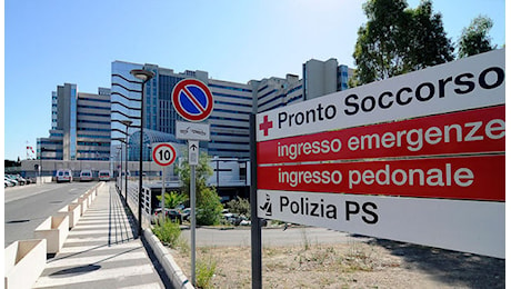 “Pronto soccorso dell’Aou Cagliari nel caos, barelle con pazienti ovunque”