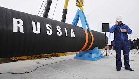 L'Ue prepara l’addio definitivo a gas e petrolio dalla Russia entro il 2027