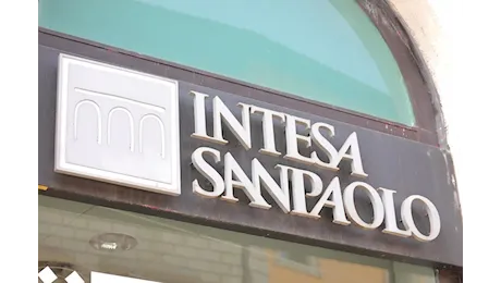Intesa, vola l’utile nel primo semestre: 8,2 miliardi agli azionisti nel 2025