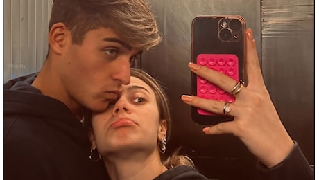 Davide Bonolis, figlio di Paolo e Sonia Bruganelli, si è fidanzato con l'insegnante di 'Ballando' Sofia Berto? La foto e l'imbarazzo di lei