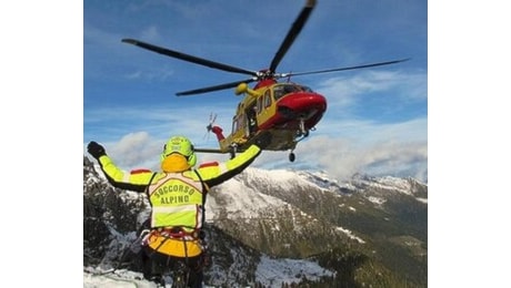 Dal Nord Ovest  Padre e figlia precipitano in montagna, salvati