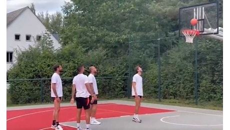 Juventus, in ritiro si gioca... a basket: ecco chi c'era in campo VIDEO