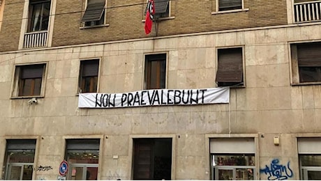 Dopo Acca Larentia lo striscione di Casapound con citazione dal Vangelo: “Non praevalebunt”