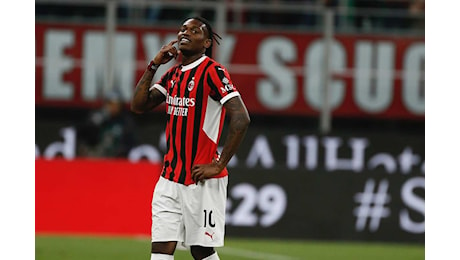 “Fa la differenza”, Leao spiazza i tifosi del Milan: elogio inaspettato al rivale nerazzurro