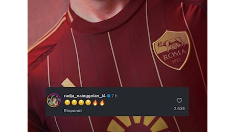 FOTO - La Roma presenta la maglia home 2024-25: arriva il commento di Nainggolan