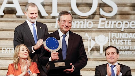 A Mario Draghi il premio Carlo V: «Difesa comune, welfare ed energia, l'Ue cresca più rapidamente e meglio»