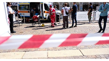 Incidente al Salone dell'Auto: Lancia Delta sbanda e finisce sulla folla, 15 feriti