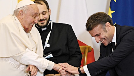 Macron vola dal Papa: prove di disgelo in Corsica dopo il caso Notre-Dame