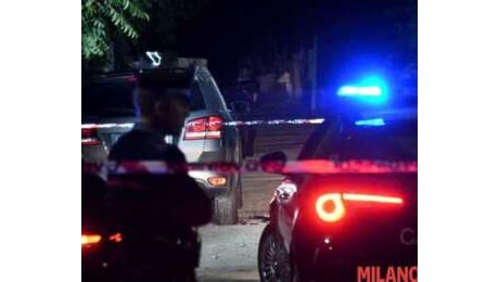 Litiga con l'amante della moglie e lo uccide a colpi di pistola: l'omicidio