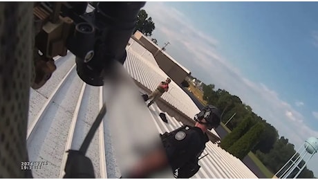 Attentato a Trump, video da bodycam mostra i poliziotti sul tetto accanto al corpo di Matthew Crooks
