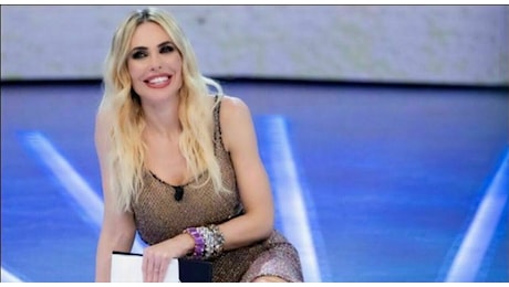 Ilary Blasi quando torna in tv? Dopo il no a La Talpa, la conduttrice pronta a rifiutare anche L'Isola dei Famosi: le ultime indiscrezioni