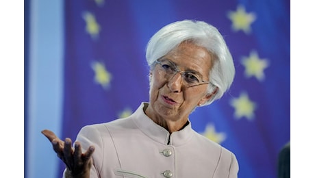 Inflazione, Lagarde: Dobbiamo tenere il piede sul freno ancora per un po’