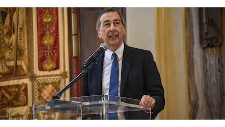 Sala prima sfascia i mezzi pubblici poi accusa i milanesi che vanno in auto