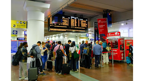 Bologna, rabbia e rassegnazione per il guasto di oggi: ritardi dei treni fino a 220 minuti