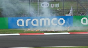 GP Cina, incendio a bordo pista durante le Qualifiche Sprint: cosa è successo a Shanghai e il motivo
