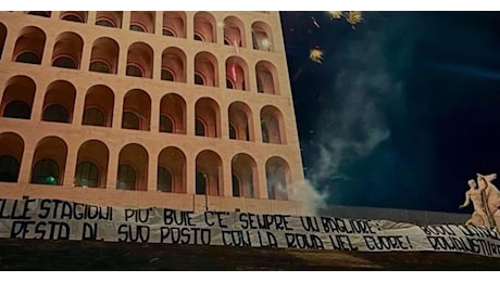 Natale, gli auguri della Curva Sud: “Nelle stagioni più buie c’è sempre un bagliore”