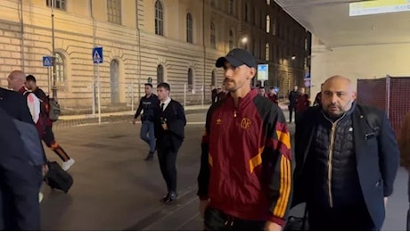 La pazienza è finita: Roma contestata nella notte, tifosi a confronto con Pellegrini e Mancini