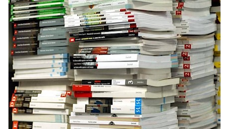 Fiumicino, domande aperte per la fornitura di libri e sussidi digitali agli studenti - IlFaroOnline