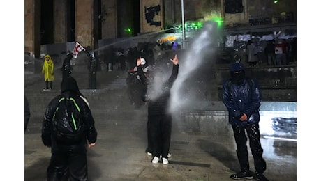 In Georgia manifestanti in piazza per la sesta sera consecutiva