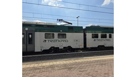 Bufera tra i pendolari in Lombardia: 'Taglio di 250 corse di Trenord'. L'assessore: 'Solo una razionalizzazione'