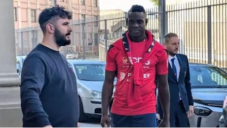 Mario Balotelli, visite mediche col Genoa: «Vedrete se avrò il fuoco... Non ho voglia di parlare ma di cominciare»