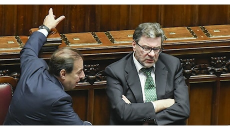 Bitcoin, il governo litiga sulla tassa al 42%: la Lega pronta allo strappo. Bankitalia: “Con il rialzo si rischia che molti occultino le attività”