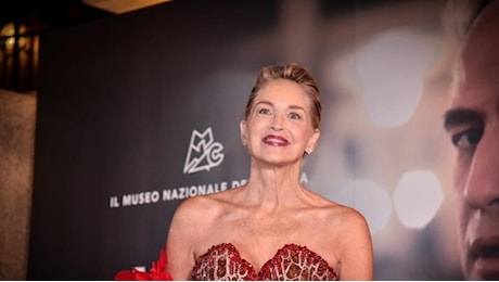 Sharon Stone a Torino: «Spero che la mia mostra arrivi anche in questa città»