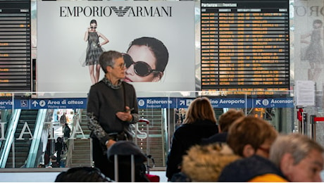 Trenitalia, lavori sulla rete ad agosto: orari riprogrammati, ritardi di ore. Da Milano a Firenze e Roma, le tratte interessate