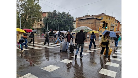 Maltempo, a Pianoro evacuazioni in corso. Appennino a rischio frane, a Bologna una task force per verificare edifici-canali