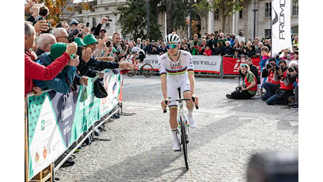 Tadej Pogacar padrone assoluto de Il Lombardia: quarto successo di fila per il campione del mondo