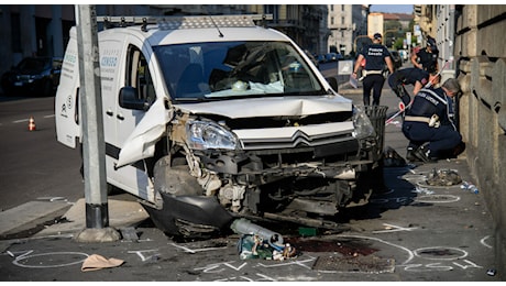 Incidente a Milano, furgone investe 4 pedoni sul marciapiede. «Conducente positivo all'alcol test»