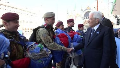 Mattarella alla cerimonia della festa delle forze armate