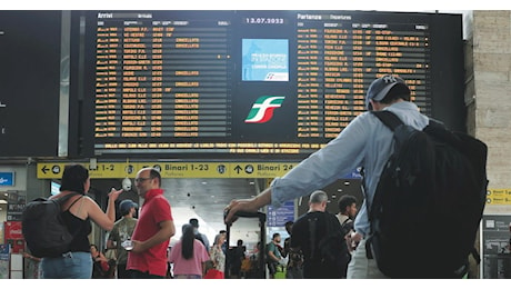 Sciopero delle Ferrovie di domenica 24 novembre, disagi e cancellazioni da Napoli a Milano: ecco la situazione nelle stazioni