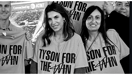 Elisabetta Canalis tifosa di Mike Tyson: festa per il match con Jake Paul