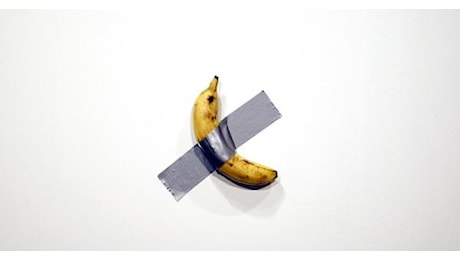 La banana di Maurizio Cattelan comprata da un collezionista cinese per 6,2 milioni di dollari