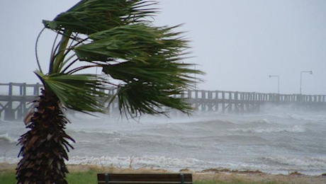 Allerta meteo in Sardegna per venti di burrasca e mareggiate