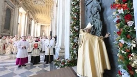 Giubileo, aperta Porta Santa a San Giovanni in Laterano