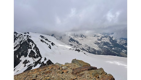 Ondata di caldo a oltranza, ghiacciai in sofferenza: l'avviso del meteorologo Luca Lombroso dalle Alpi