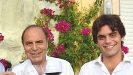 Nozze pugliesi per Alessandro Vespa, la gioia di papà Bruno: «La vita continua grazie a questi due bei ragazzi»