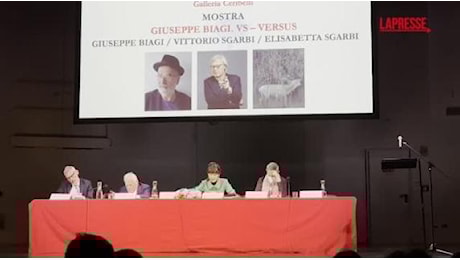 Milano, Elisabetta Sgarbi si commuove parlando del fratello Vittorio: «Stamattina mi ha chiamato»