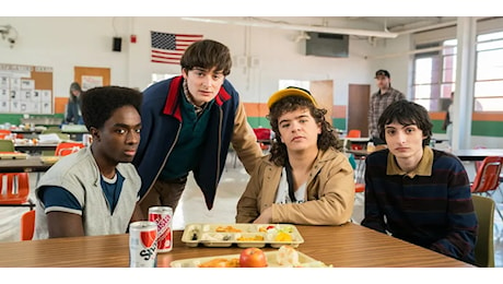 Stranger Things 5: le nuove foto mostrano i protagonisti sorridenti sul set