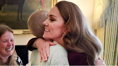 Kate Middleton e quel toccante abbraccio che racconta il suo ritorno in pubblico dopo la fine della chemioterapia