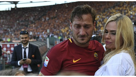 Ilary Blasi, la frecciatina: «Ho sempre condiviso Francesco Totti come Capitano della Roma, ora so che l’ho fatto anche in altri sensi»