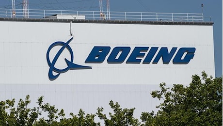 Boeing potrebbe vendere titoli per 25 miliardi di dollari, accordo con banche da 10 miliardi