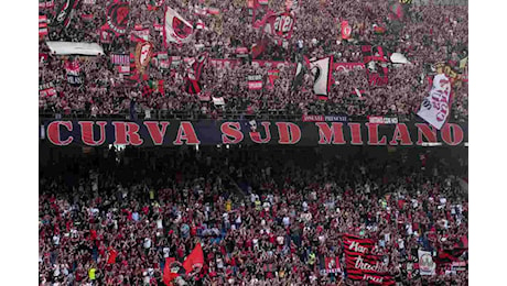 Inchiesta sugli ultrà, fuori da San Siro anche lo striscione della “Curva Sud Milano” dell’epoca Lucci