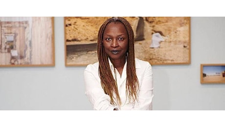È morta Koyo Kouoh, prima curatrice africana della Biennale di Venezia. Il cordoglio della premier Meloni