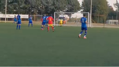 Gioco di prestigio e pennellata sotto l'incrocio dei pali, Gol capolavoro in Eccellenza (VIDEO)