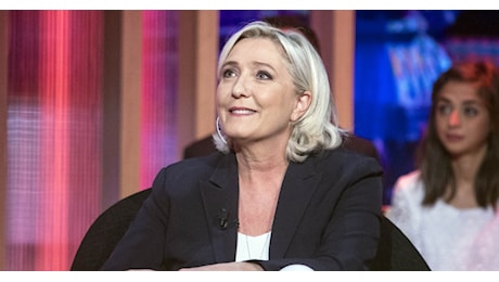 Le Pen vince in Francia le elezioni, la sinistra supporta ignobilmente Macron: perché comunque non cambierà molto